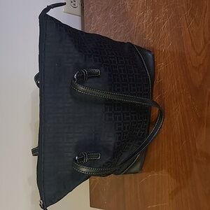 Tommy Hilfiger Tote